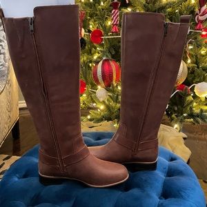 UGG Katelyn Riding Boot (Chestnut); New
